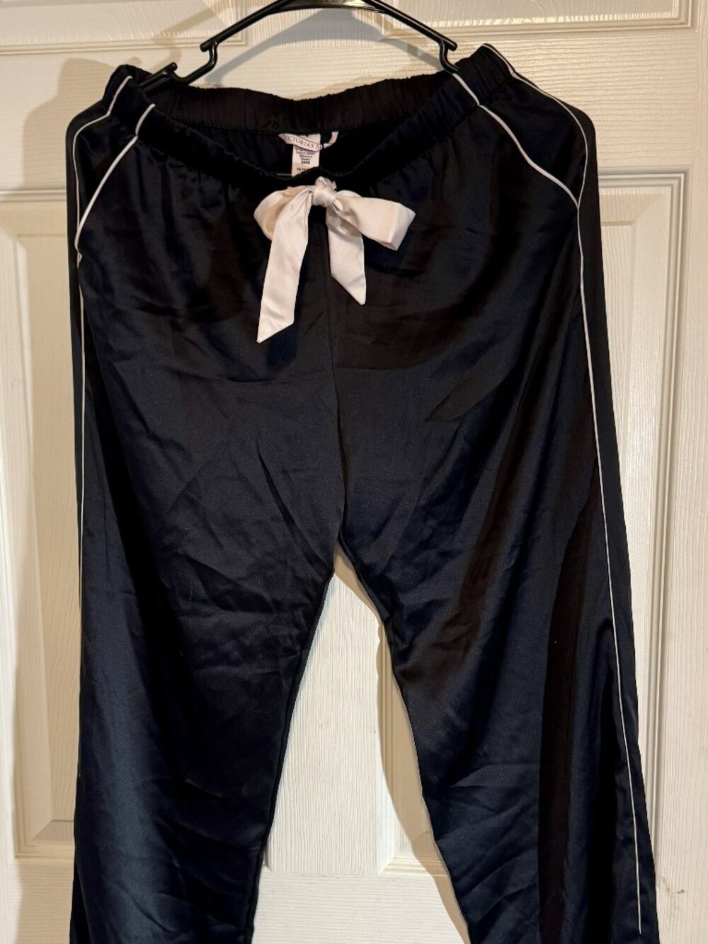 NWT Victoria's Secret Women's Black Signature Satin Pajama Pants Size XS